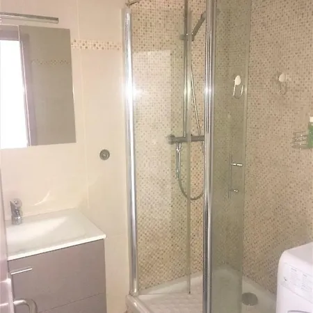 Apartment Sur Mer: Spacieux Et Climatisé *