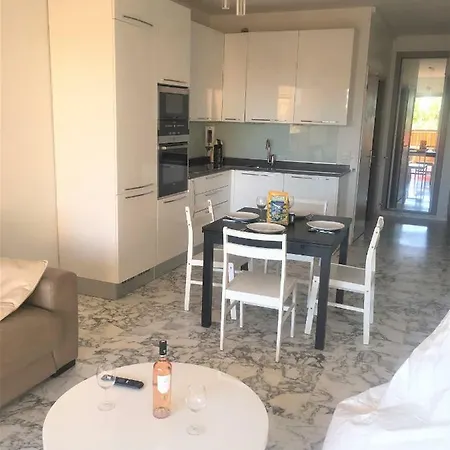 Sur Mer: Spacieux Et Climatisé Apartment Beaulieu-sur-Mer